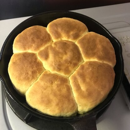 蒸しパンミックスでもうまく焼けましたよ◎次は、ちゃんとホットケーキミックスで作ります。そして、いろんなメーカーで焼いて楽しみたいと思います。